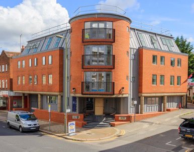 SOLD / Freehold Block of 18 flats: 
Ostro House, Finchley Road, London, NW2.
 
Underground parking

Income of c£400,000 pa 
 
Sold for c£6,810,000 (c5.87% gross yield)
#freehold #residentialinvestment #londonproperty #sold #exchanged #completed #realestatelondon #nwlondonproperty