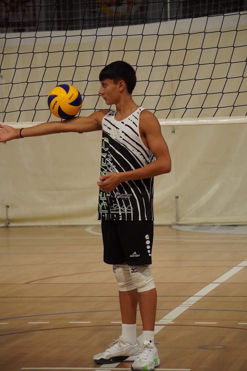 Programa2025's tweet image. Visita de las Leonas @selfemvoleibol tras un día de entrenamientos 🏋️