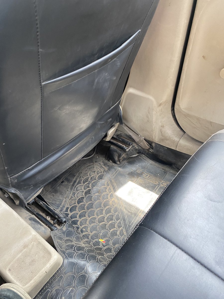 OsumAshish's tweet photo. This is how your premium ride look like into a metro city Pune @Uber_India https://t.co/eBadt4Ixes
