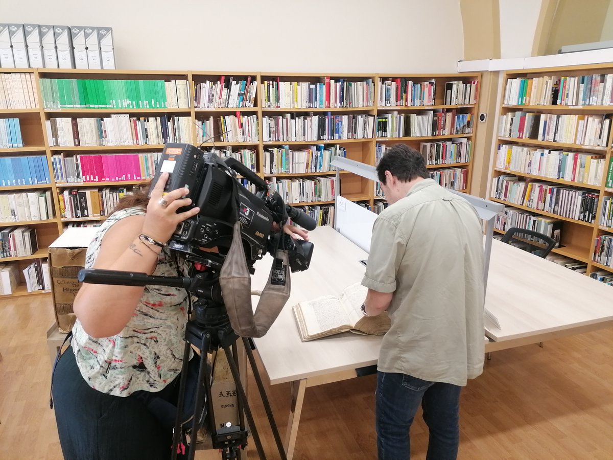 ahgirona (@ahgirona) on Twitter photo 🎥 El projecte Arxiversa, creat pel <a href="/CRHR_UdG/">Centre de Recerca d'Història Rural - UdG</a> , té com a objectiu transcriure automàticament escriptures notarials del segle XVIII.
#FonsAHG Comptadoria d'Hipoteques de Girona
ccma.cat/3cat/telenotic… minut 16:22 del TN comarques de <a href="/som3cat/">3Cat</a> 20/08/2024 <a href="/patrimonigencat/">Patrimoni</a> #XAC 🎥 El projecte Arxiversa, creat pel <a href="/CRHR_UdG/">Centre de Recerca d'Història Rural - UdG</a> , té com a objectiu transcriure automàticament escriptures notarials del segle XVIII.
#FonsAHG Comptadoria d'Hipoteques de Girona
ccma.cat/3cat/telenotic… minut 16:22 del TN comarques de <a href="/som3cat/">3Cat</a> 20/08/2024 <a href="/patrimonigencat/">Patrimoni</a> #XAC