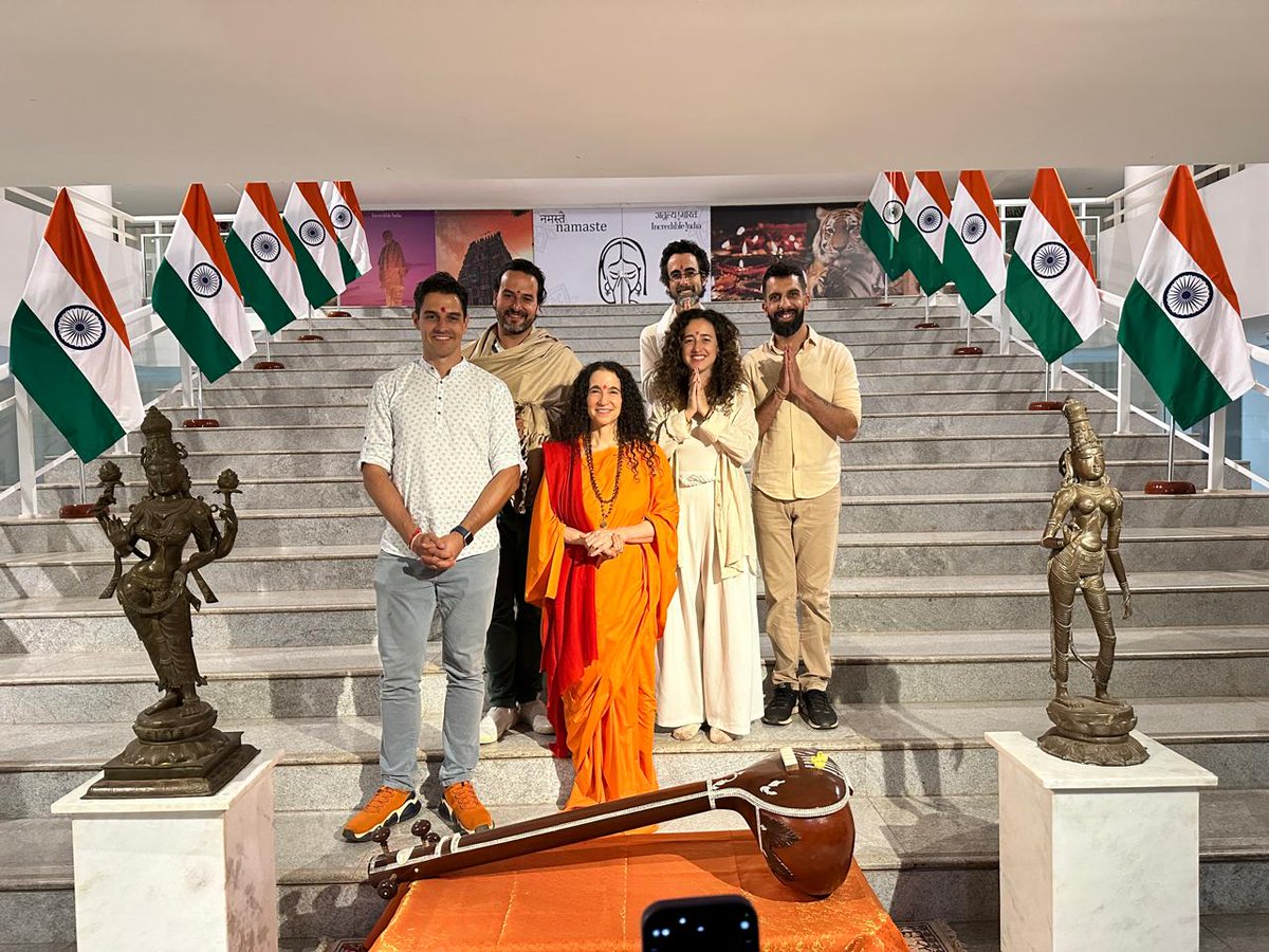 SadhviBhagawati's tweet photo. Such a joy to celebrate #RakshaBandhan at  @indiainbrazil in Brasilia with the ambassador, @AmbSKReddy, Brazil's President of the Superior Labour Court @leliobentes and our beautiful Brazilian family and to dive deep together into #satsang on the theme of love and #friendship. https://t.co/pi9Tcq2Xvt