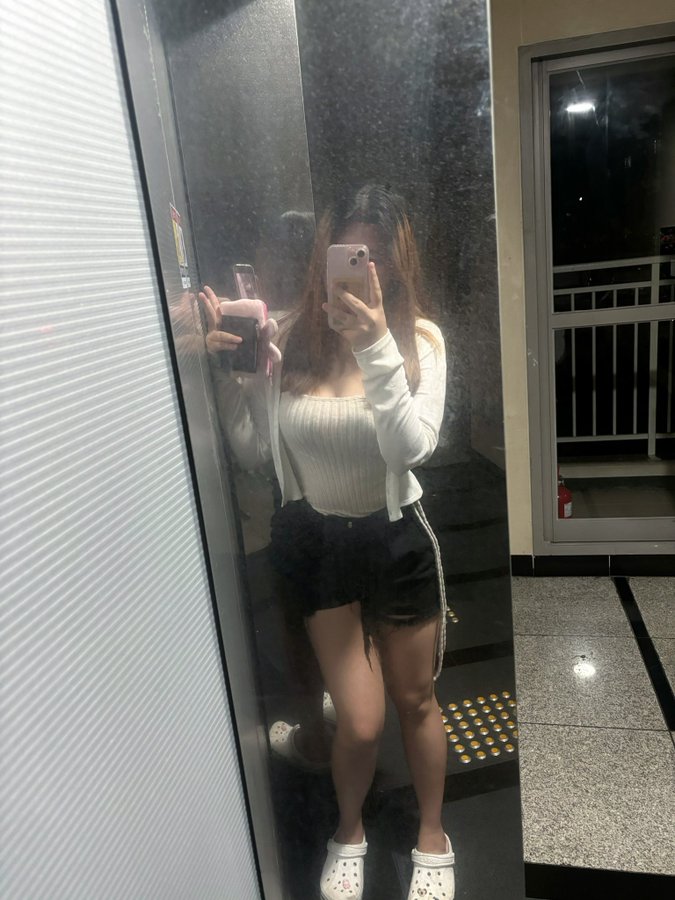 deep____s's tweet photo. 영화보쟈

#수원 #인계 #비떱 #맘눌뎀 #건오 https://t.co/Ny1UVdfmC3