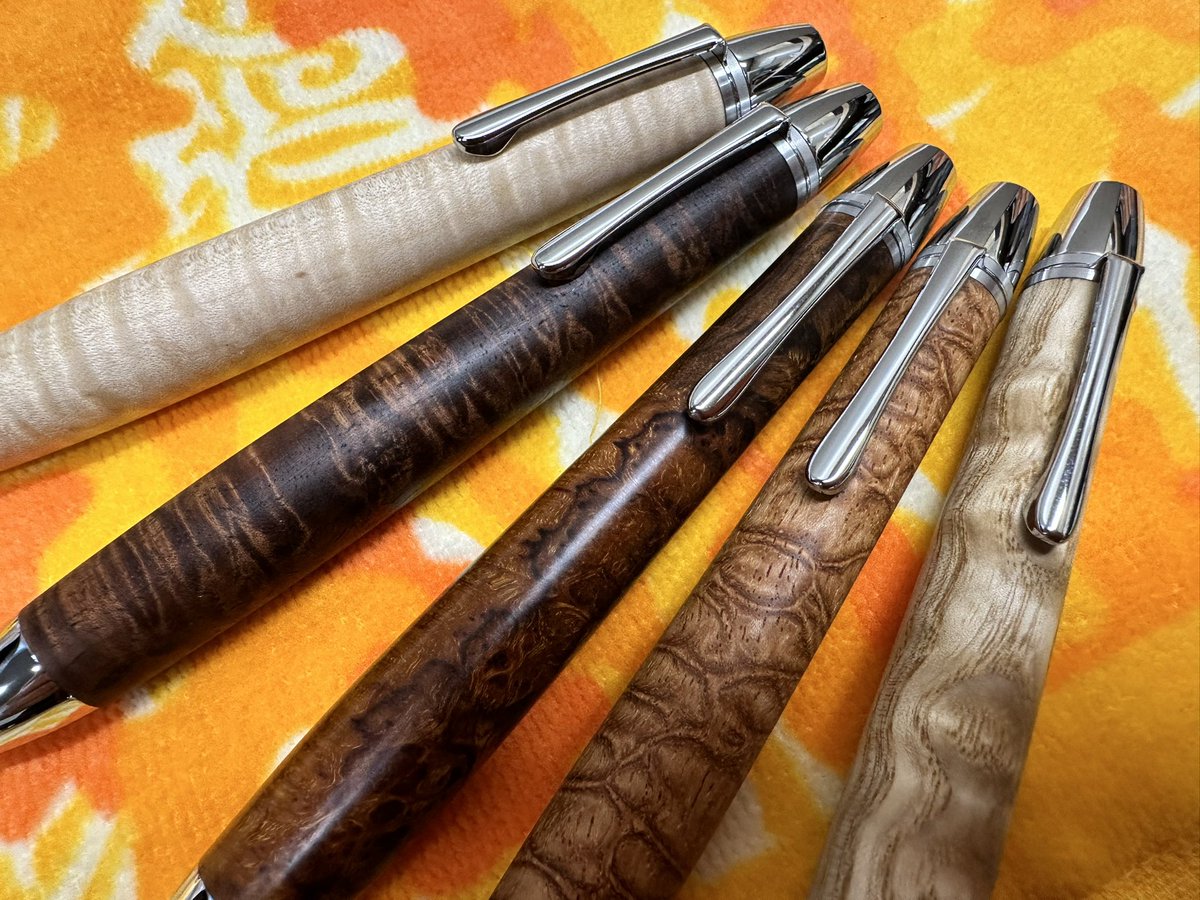 setu200409's tweet photo. We are showcasing our wooden pens in preparation for the San Francisco Pen Show. We will be bringing ballpoint pens, mechanical pencils, multifunction pens, and fountain pens.
#penshows
#sfpenshow2024
#sfpenshow
#pen https://t.co/lwm2NJGMyu