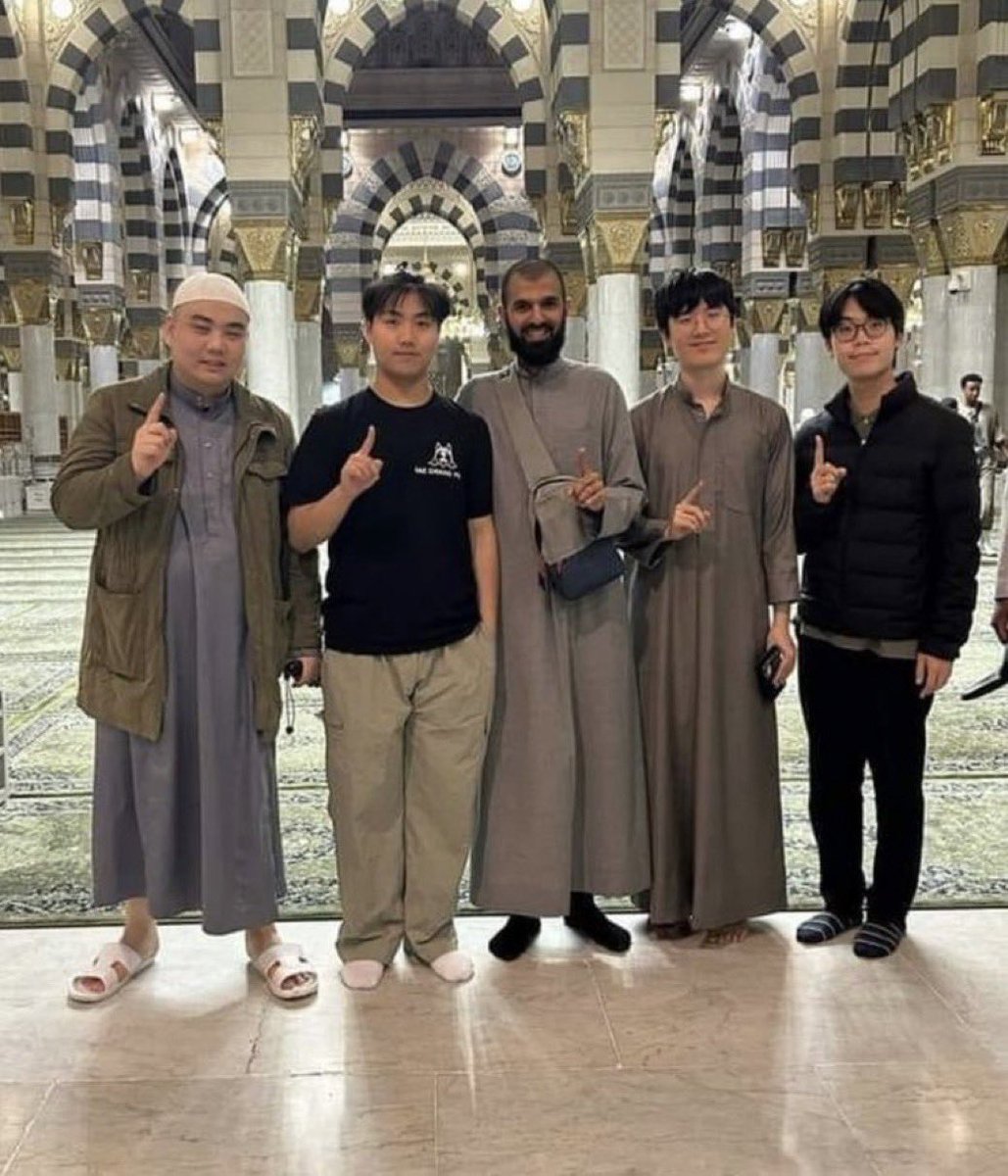 4 Koreans embrace Islam 🇰🇷