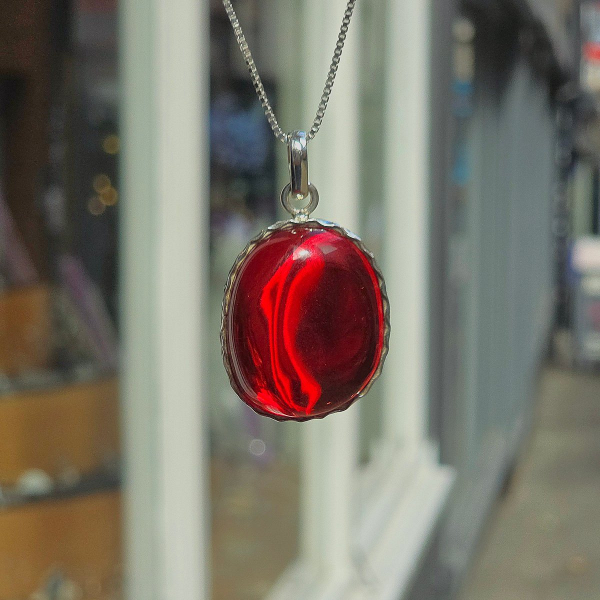Nova_Silver's tweet photo. Red amber is a stone that is said to bring brightness into peoples lives and alleviate stress.
#jewellery #silverjewellery #silver #amber #amberjewellery #redamber #amberpendant #silverpendant #gift #norwich #norwichlanes https://t.co/u1ILQVGJlT