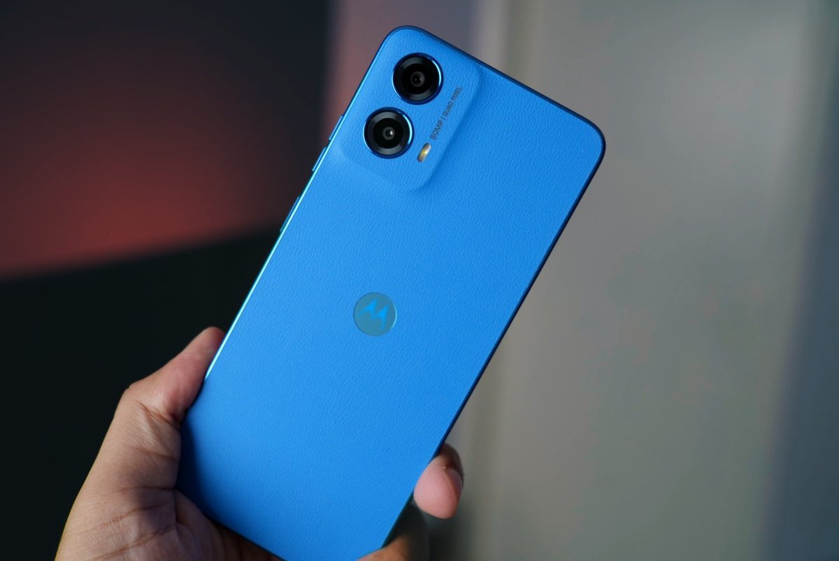 stufflistings's tweet photo. Q1. What is the tagline of the #MotoG45?
A. #FastNWow
B. #FastNHow
C. #FastNFurious
D. #FastNFaster
#MotoG45 #WinMotoG45 https://t.co/Qm17EvCbON