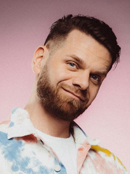 Retour sur l'année 2011 pour "L'été à pleins tubes" de @RadioOpenFm ce jeudi en direct à 9h45 avec le chanteur #KeenV.