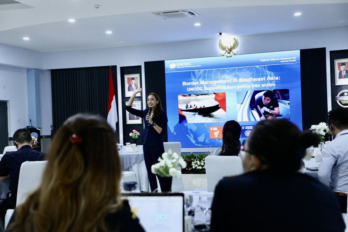 Suchaya Mokkhasen (@suchayasea) on Twitter photo At <a href="/UNODC_SEAP/">UNODC Southeast Asia-Pacific</a>, we’re creating a network of local trainers from LE training academies in drug trafficking investigations.
28 officers from Indonesia, Mongolia, Thailand& Vietnam refining their response/techniques& facilitation skills, adapting them for impact back home. 🙏🇯🇵&🇺🇸 At <a href="/UNODC_SEAP/">UNODC Southeast Asia-Pacific</a>, we’re creating a network of local trainers from LE training academies in drug trafficking investigations.
28 officers from Indonesia, Mongolia, Thailand& Vietnam refining their response/techniques& facilitation skills, adapting them for impact back home. 🙏🇯🇵&🇺🇸