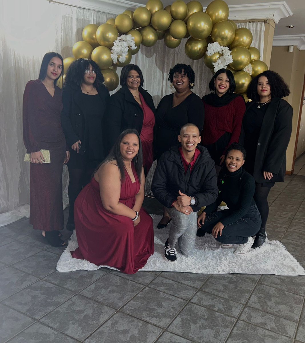 help2read's tweet image. Help2Read Team at Simondium High Tea

They had the honor of being in the presence of a special guest, Dr. Nicolette Williams, who inspired us all with her message: “Anything is possible if you have perseverance.”

Let’s continue to uplift and empower each other! 🌟

#EmpowerWomen