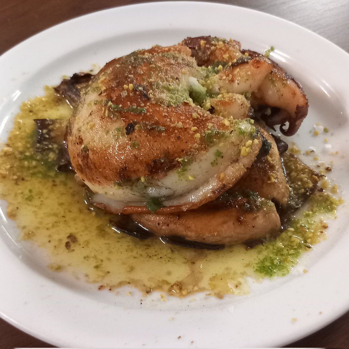 PepGranellTrave's tweet photo. Una cenita veraniega-vacacional en perfectas condiciones. En uno de los sitios preferidos en este pueblo👌🤤🍷💪
Ca La Rosa❤️
#verano2024 #cena #vacaciones #BuenosDiasATodos #sepia #chipirones #gastrolovers #comer #menjar #Foodie #estiu #tapear #soparot #cuisine #entrantes #eat https://t.co/3HpS83B2T8