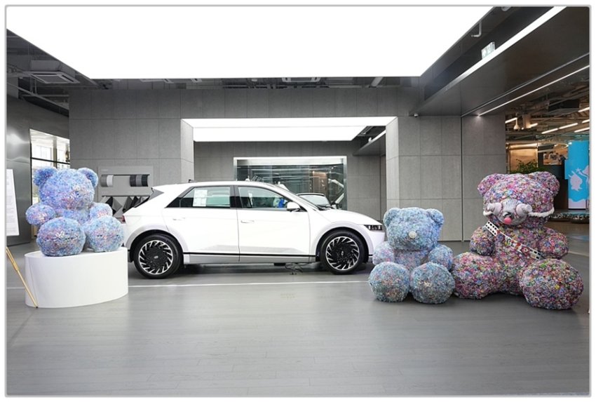 _Drivingplace's tweet photo. ฮุนได มุ่งสร้างเส้นทางแห่งความยั่งยืน คอลแลบ “WISHULADA” ครีเอตผลงานอาร์ตตอกย้ำ "ขยะไม่เคยไร้ค่า" พร้อมจัด IONIQ Talk “IONIQ Waste to Wonder” ร่วมกับสถาบันสิ่งแวดล้อมไทย ณ IONIQ Lab
#AutoNews #ข่าวรถยนต์ #IONIQ
#HyundaiThailand
#Drivingplace #Autoplace
https://t.co/8bewaPqTS7 https://t.co/RhyxUUfVbJ