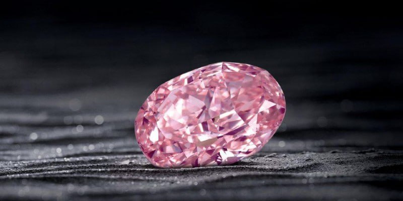 Investing in diamonds is a timeless way to diversify your portfolio with a stable, tangible asset. Unlike other investments, diamonds have intrinsic value, are resistant to inflation, and offer a hedge against market volatility. At artsn.fi, we're making diamond