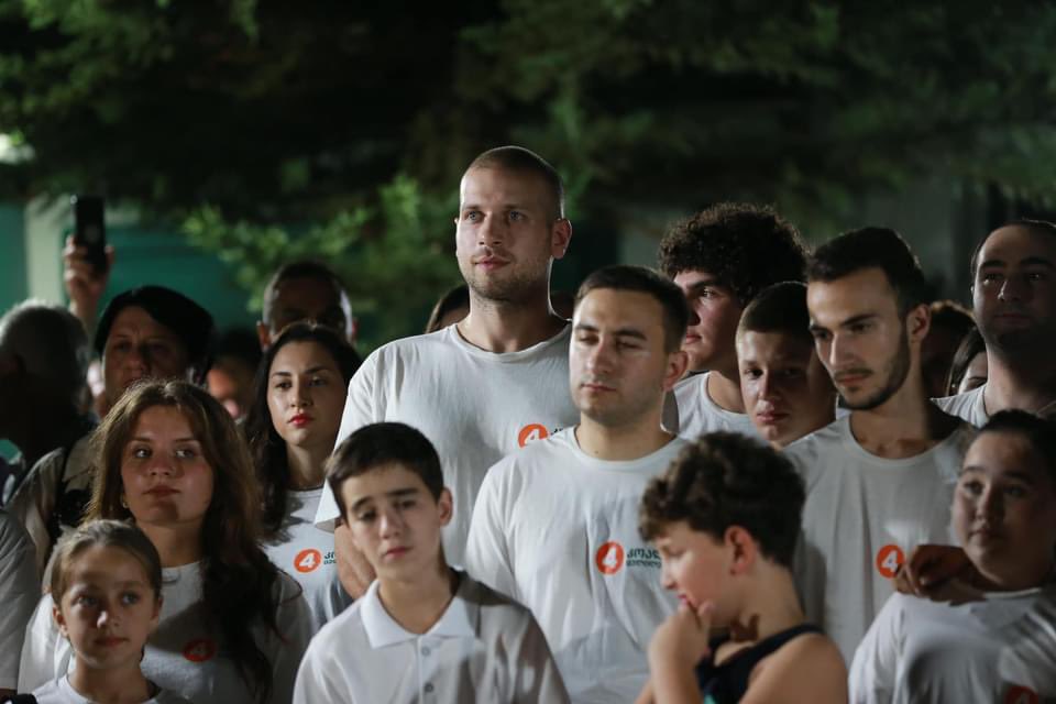 The unwavering spirit for change in Zugdidi was well-articulated by <a href="/LemonjavaGiga/">Giga Lemonjava</a>’s remark that Ivanishvili is finished in Samegrelo.
#WeBringChange 🇬🇪🇪🇺