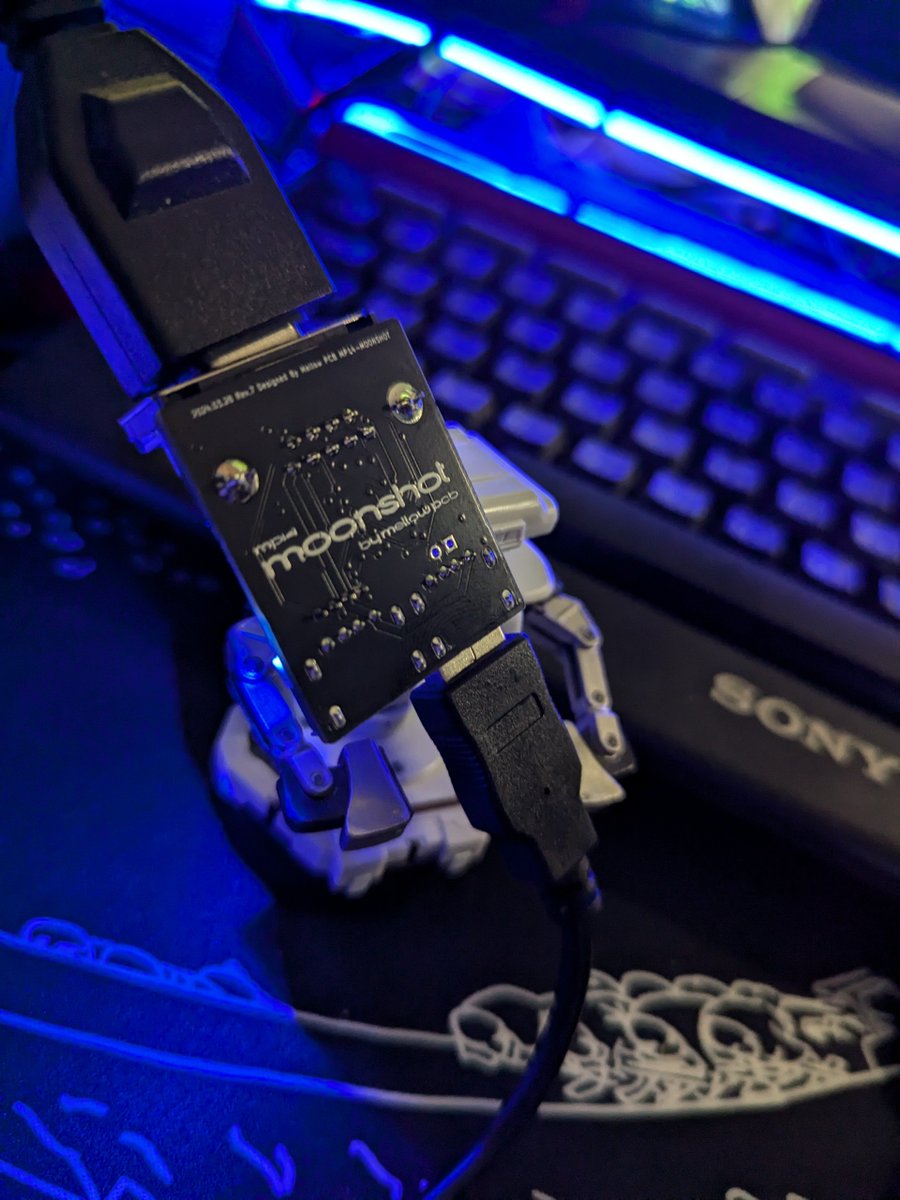 Clive_Frog_2_0's tweet photo. More cross-system control antics. 
#AstroCity joystick on the #MSX.

Next up, USB #Cyberstick on MSX in analog mode for #F1Spirit. 
All of this, courtesy of the brilliant MP14-Moonshot adaptor from Mellow PCB.  
https://t.co/3hlXsUX2P3 https://t.co/AC40yuxc4B