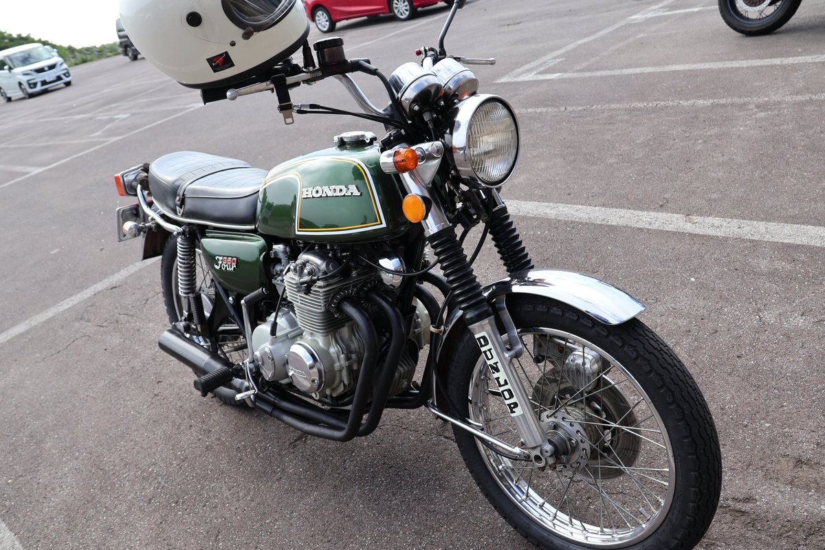 ysp_yokohamam's tweet photo. 鳥海山で出会った名車
🎉 CB350F 🎉
オーナーは 2つ下の同年代
新車で購入して、ナンバーもそのまんま
ところどころオリジナルと違うパーツが付いてますが
お見事です
これからもずうっと乗り続けて下さい
#CB350F #ホンダ #名車 #鳥海山 #YSP横浜南 https://t.co/5Bft4zlxBd