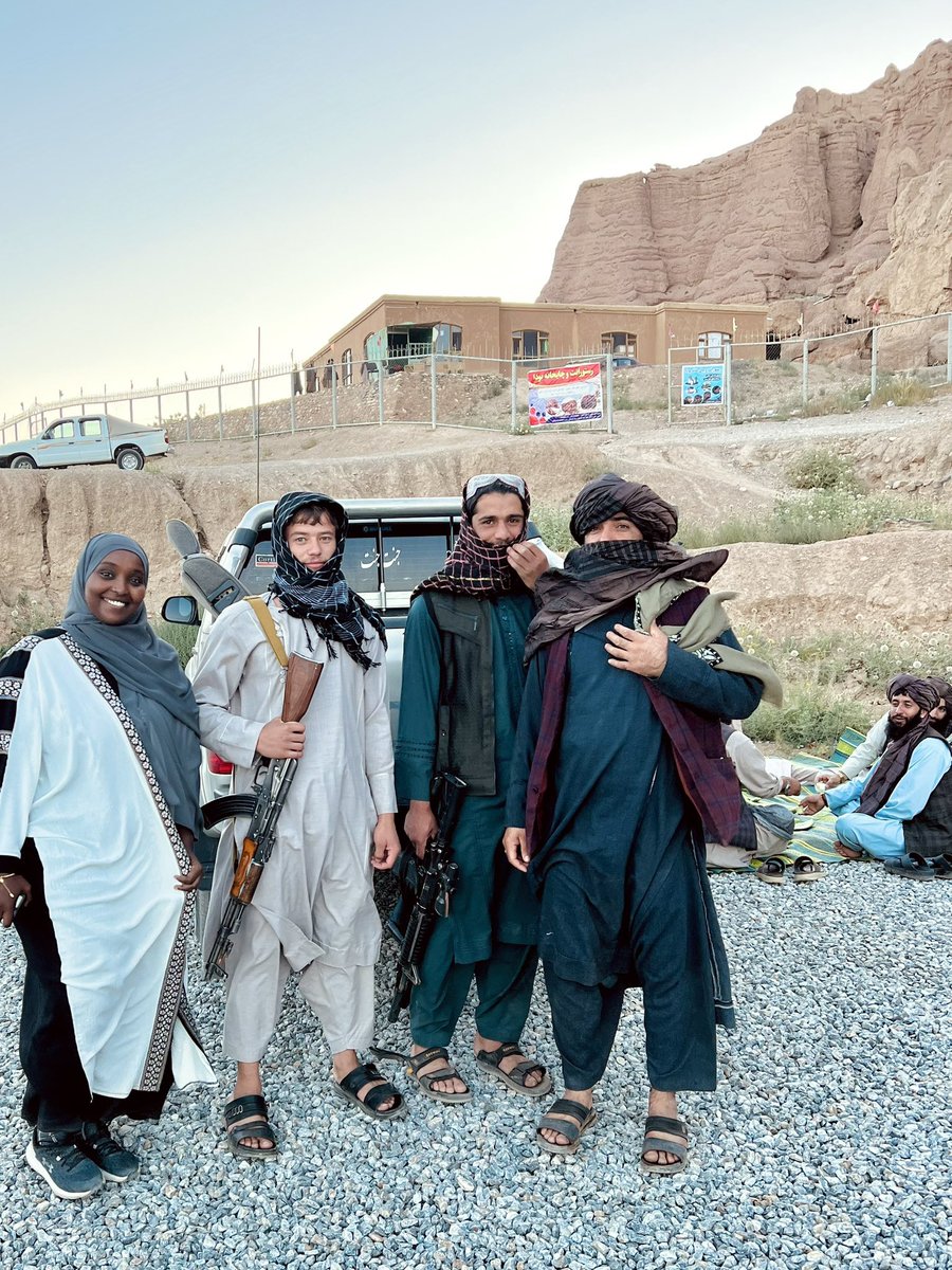 atmanirbhar_kid's tweet photo. Women in Afghanistan       Women in India
      with the Taliban https://t.co/NTyDTX5Oyp