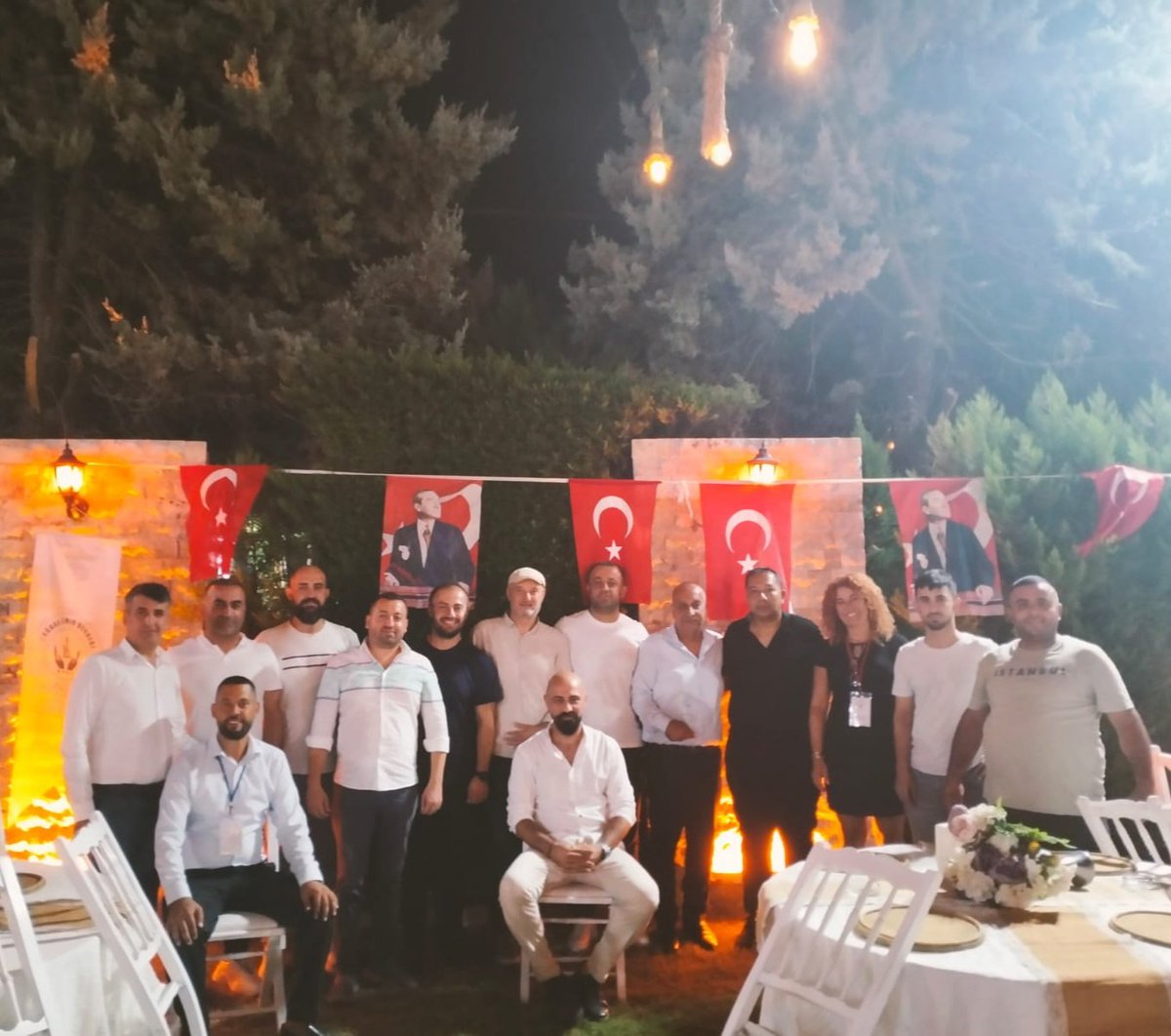 izhed35's tweet photo. Kardeş Derneğimiz Çağdaş İzmir Derneği'nin düzenlemiş olduğu Sünnet Şöleni'ne Yönetim Kurulumuz ve Mütevelli Heyetimiz ile birlikte katılım sağladık. Çocuklarımızın gözlerinde ki mutluluk her şeye değer...🎈
#izmir #hepimizin #derneği #birlik #beraberlik #yardımlaşma #dayanışma https://t.co/7AFrT8WbVI