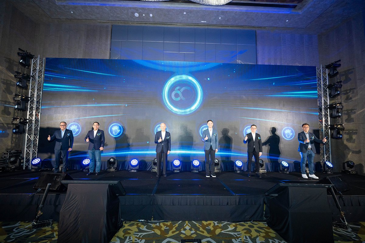 tencentcloud's tweet photo. #TencentCloud &amp; #GRM are introducing #AltoCloud, a brand new internet data center in Cyberjaya. This is a major step towards driving #digitaltransformation in Malaysia. With 400+ cloud services, we're powering up businesses on their digital transformation journey. https://t.co/c7a024Rv2i