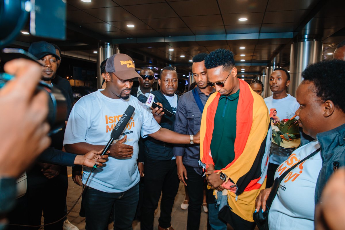 MasrobEvents's tweet photo. THE EAGLE HAS LANDED! π¦
β¨ @israelmbonyi arrives in Uganda for his MAIDEN CONCERT! π This Friday at Lugogo Cricket Oval! ποΈ Tax: 30k, 50k, 1M, 3M | (https://t.co/TM4gx1z6t9) or 0759419812 #IsraelMbonyiLiveInUganda #WorshipConcert #masrobevents https://t.co/94vBM8EVtP