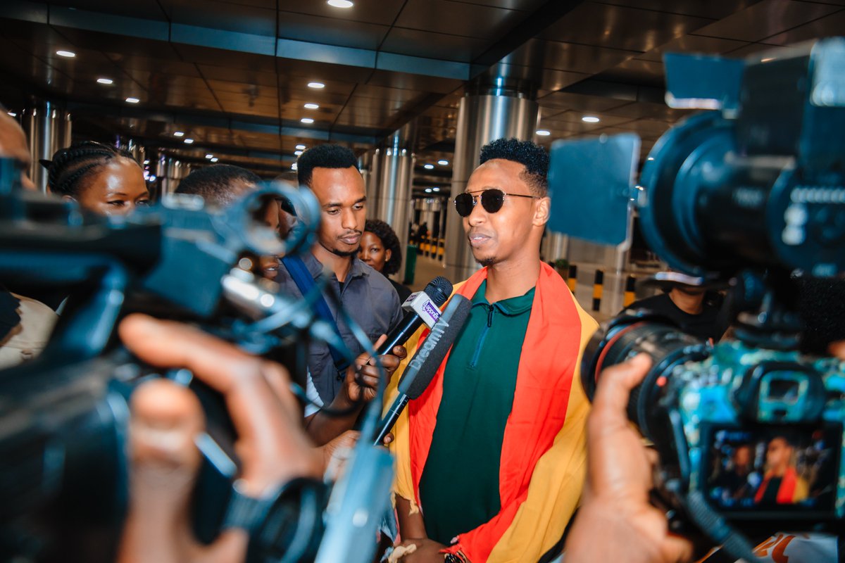 MasrobEvents's tweet photo. THE EAGLE HAS LANDED! π¦
β¨ @israelmbonyi arrives in Uganda for his MAIDEN CONCERT! π This Friday at Lugogo Cricket Oval! ποΈ Tax: 30k, 50k, 1M, 3M | (https://t.co/TM4gx1z6t9) or 0759419812 #IsraelMbonyiLiveInUganda #WorshipConcert #masrobevents https://t.co/94vBM8EVtP
