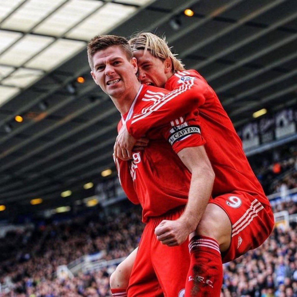 LFC_Turbo's tweet image. 🚨 John Obi Mikel on Steven Gerrard in the conversation with Rio Ferdinand

🎙️ Rio: “Who was your toughest opponent in premier league?”

🗣️ John: “I’ve always said that my toughest opponent in the premier league was Stevie G. Remember when he started kind of playing as number 10…