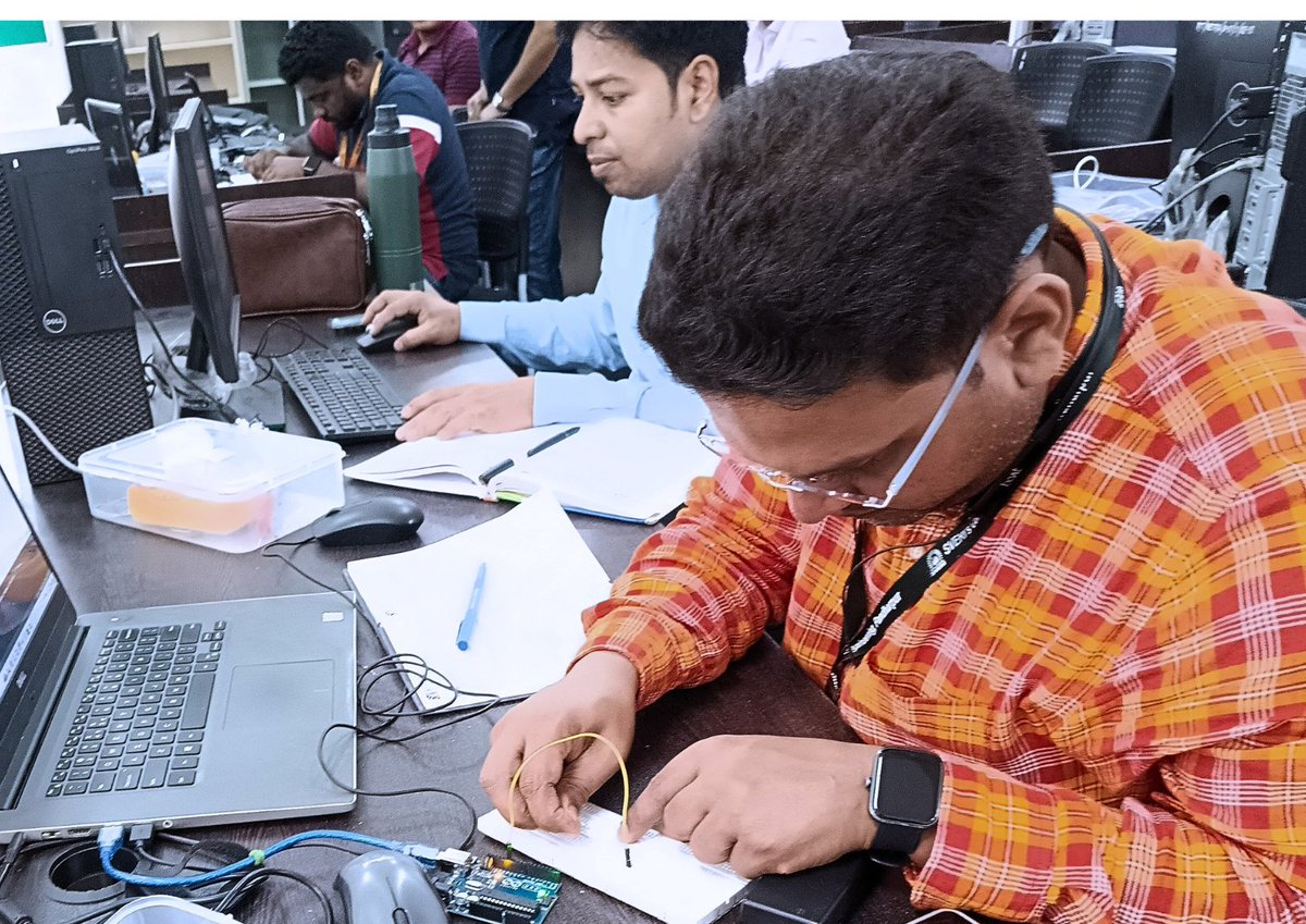 ritindia1983's tweet photo. We're thrilled to share that the AICTE-RIT IDEA Lab at Rajarambapu Institute of Technology, Rajaramnagar, Islampur, successfully hosted a Faculty Development Program from July 16th to 20th, 2024.
#AICTE, #AICTEapproved, #aicte, #aicteofficial, #AICTEIDEALab https://t.co/WBHw7HPzuC