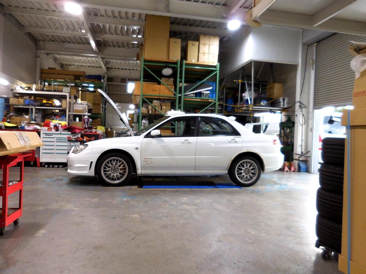 ProvaYokohama's tweet photo. #gdb #wrxsti #ra クラッチ交換の事前お見積りでご来店です。アンダーガードやデフガードの感じから、元ダート車両の感じを受けます。（オーナーさんは中古でご購入）各所、メンテナンスと合わせてご提案です。ありがとうございました！#subaru #prova #mainteance #clutch #raspec #impreza https://t.co/dbU1mcRU0v