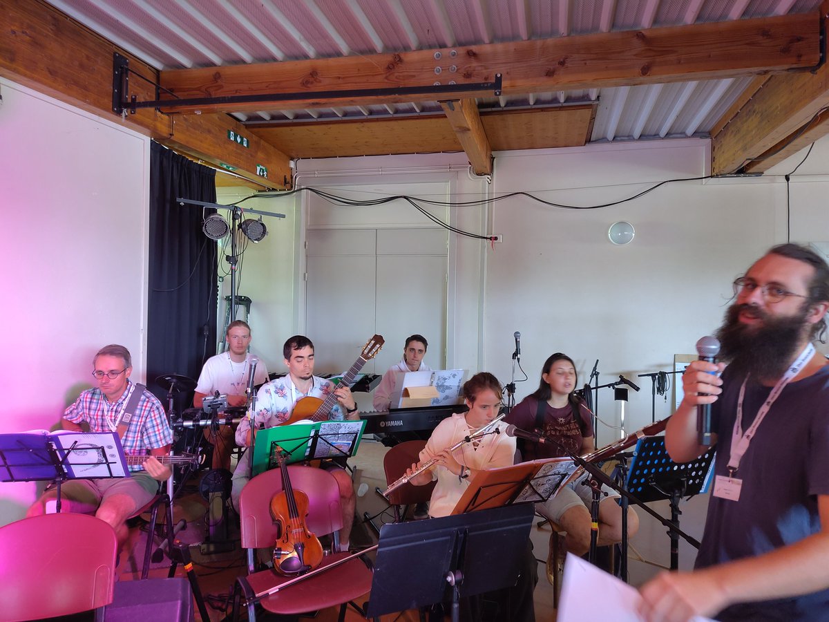 Famille de Don Bosco tweet media