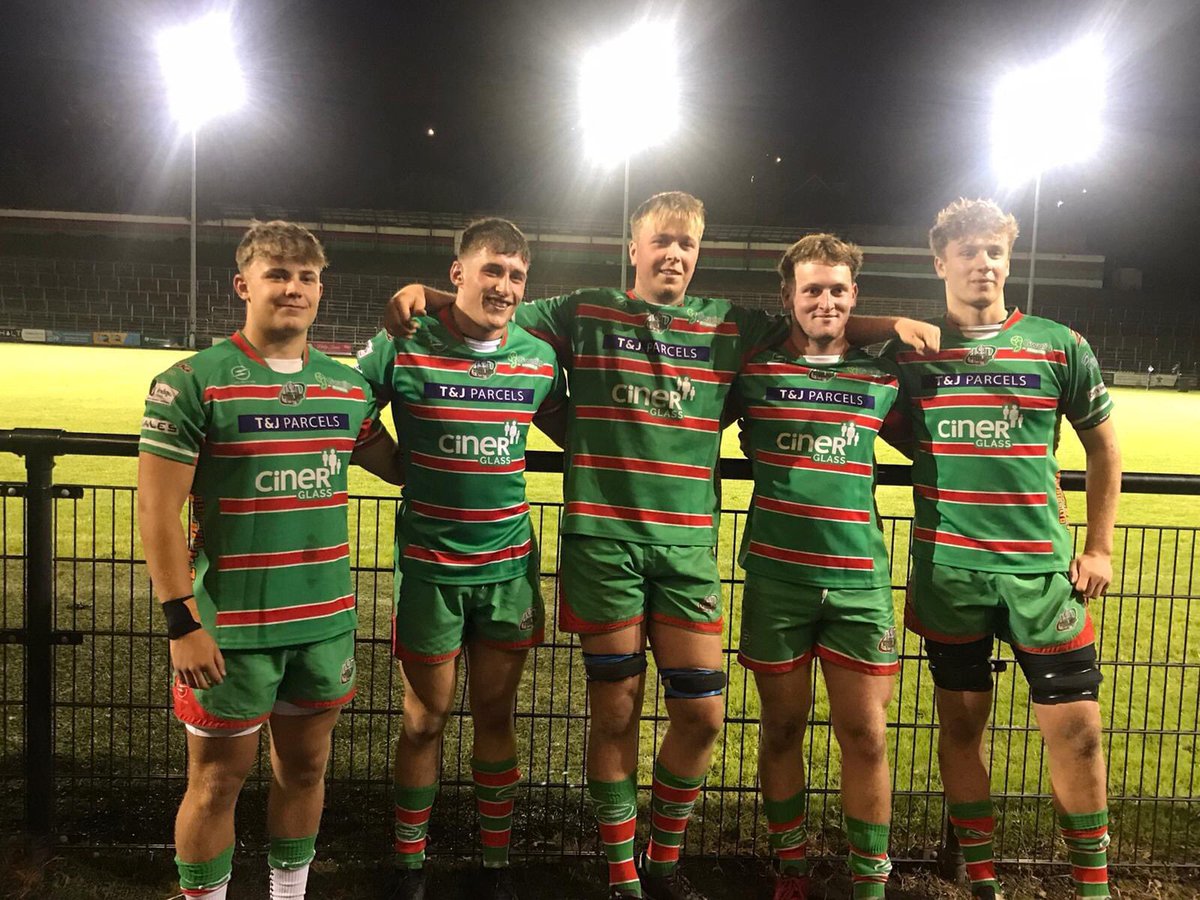 Great to see Rhys follow in his older brothers footsteps being part of Ebbw vale V Newbridge in a pre season friendly. Joined by 4 very talented  <a href="/Sports_CCB/">Christ College Brecon Sport</a> <a href="/ChristColBrecon/">Christ College</a> Old boys 😊💪  🔰