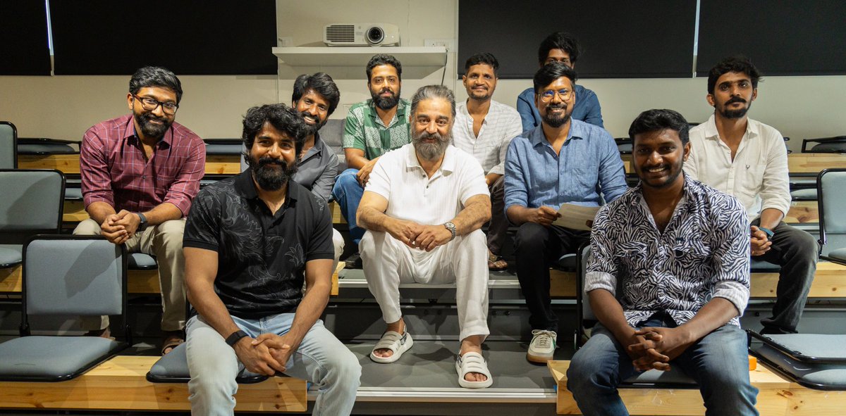 sooriofficial's tweet photo. உலக நாயகன் கையால் இப்படி ஒரு வாழ்த்து மடல் வந்தது எங்கள் பாக்கியம்! கலைஞானி அவர்களுக்கு எங்கள் நெஞ்சார்ந்த நன்றிகள்!!

#KottukkaaliFromAug23 

@Siva_Kartikeyan @KalaiArasu_ @SKProdOffl @PsVinothraj 
#AnnaBen @sakthidreamer @thecutsmaker @valentino_suren @alagiakoothan @Raghav4sound @promoworkstudio @kabilanchelliah @ragulparasuram @ARKarthick @BanuPriya2620 @DoneChannel1
