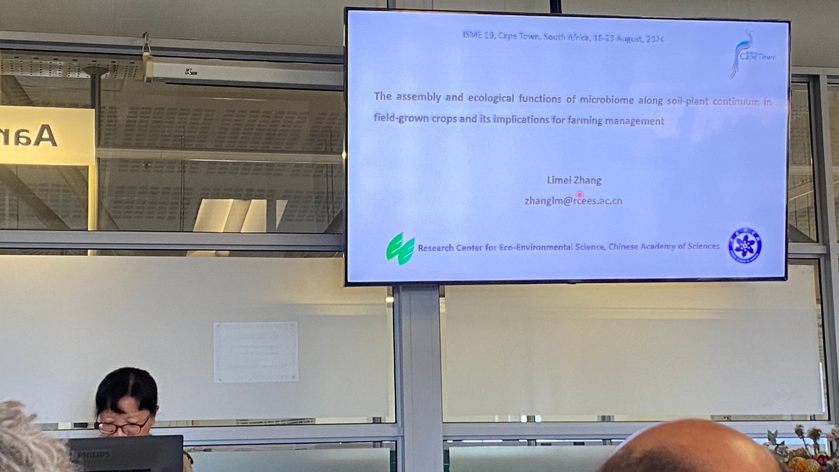 daughteroftyme's tweet photo. @IMBM_Lab_UWC @robdfinn @MortenLimborg @BlueRemediomics @UWConline @emblebi @evohologen Limei Zhang from the Chinese Academy of Sciences shares strategies to promote the establishment of beneficial plant microbiome association and improve crop yield. https://t.co/5COrumdoYo