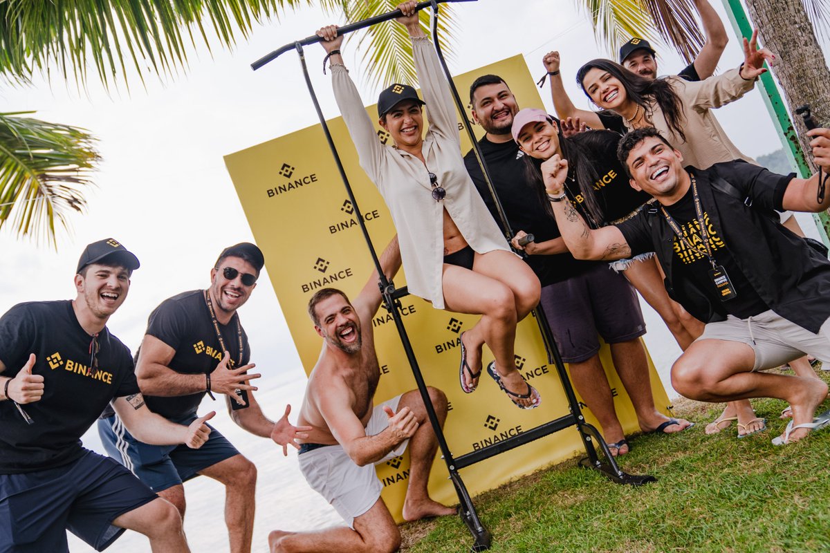 binance tweet picture