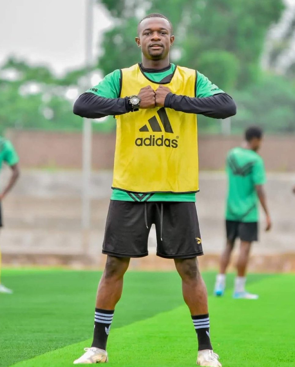 Jaysmith1923's tweet photo. Elie Mpanzu 🇨🇩 after failing the trial at KRC Genk  🇧🇪 received an offer of USD 200,000 this weekend from Simba SC 🇹🇿 but has rejected the offer .

Elie Mpanzu 🇨🇩 is looking for a team in Europe and does not want to return to play  in Africa right now. https://t.co/rvgXtJmKuq