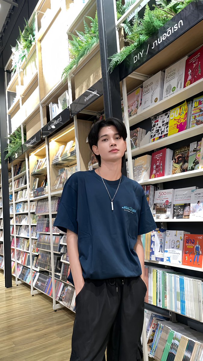 Thitiwit__'s tweet photo. 📚📸🎧 https://t.co/P8dUIxd1pf