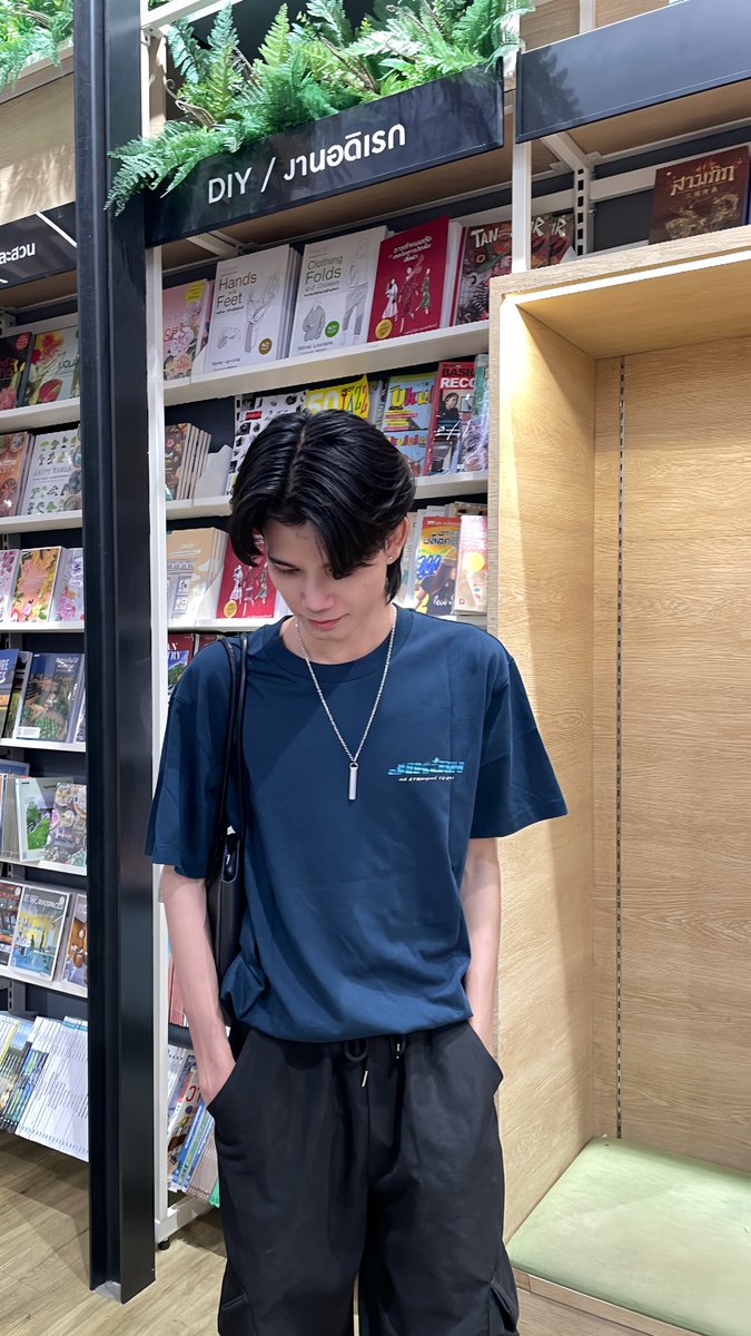 Thitiwit__'s tweet photo. 📚📸🎧 https://t.co/P8dUIxd1pf