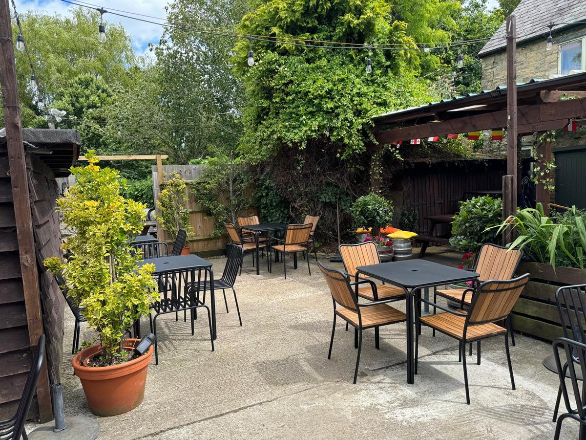 PubstuffLtd's tweet image. This exquisite set features a sturdy metal frame
paired with beautifully crafted wooden surfaces,
creating a perfect blend of durability and style. 🌴

pubstuff.co.uk/product/dartmo…
#pubstuff #pubfurniture #furniture #pub #britishpub
#commercialfurniture #contractfurnitture