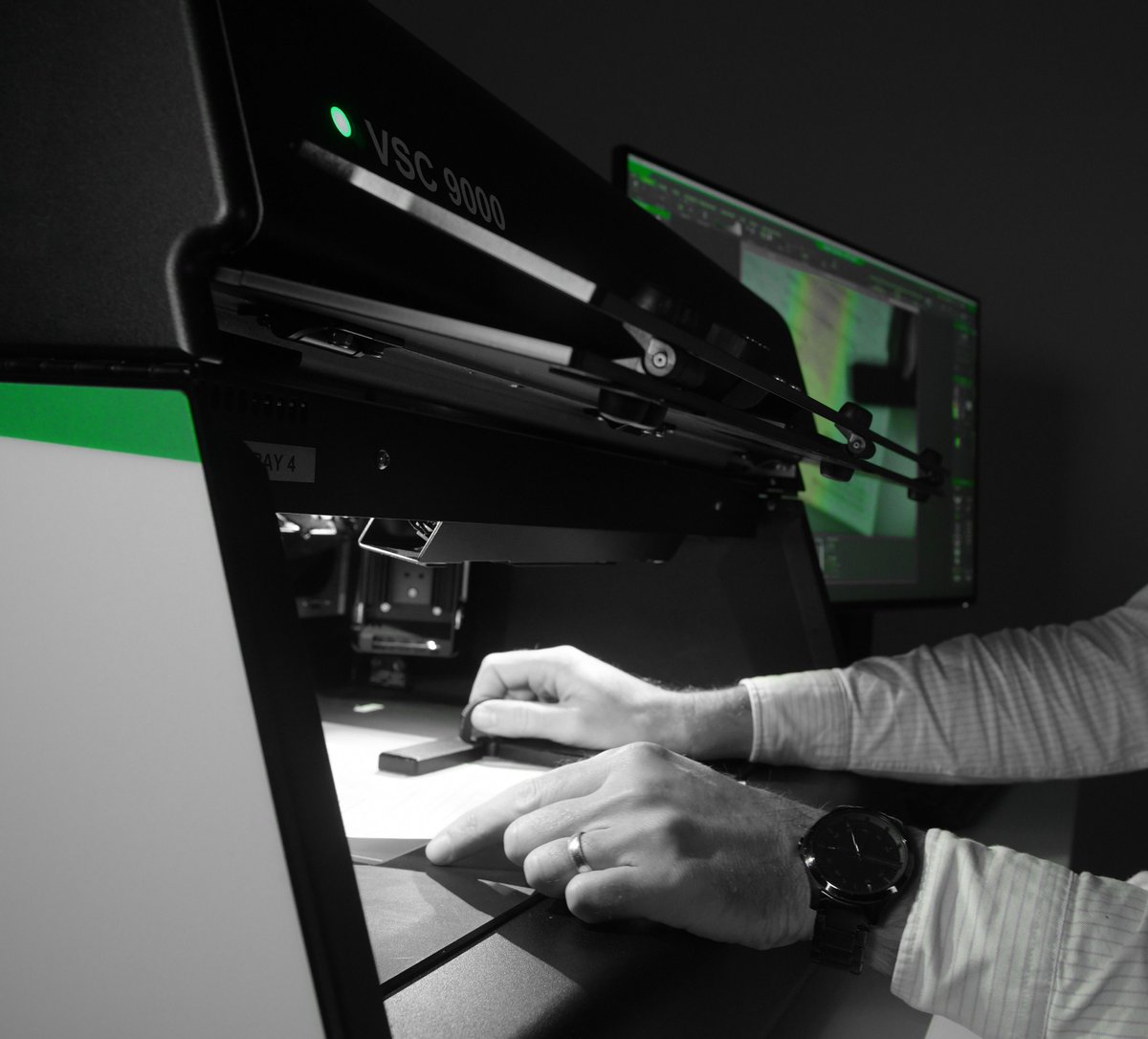 One more week to go! 

Secure your free place in our next #forensic webinar using the link below! 

fosterfreeman.com/event/building… 

Join us next week as our in-house experts employ and demonstrate the latest and greatest in forensic-level questioned document analysis equipment.