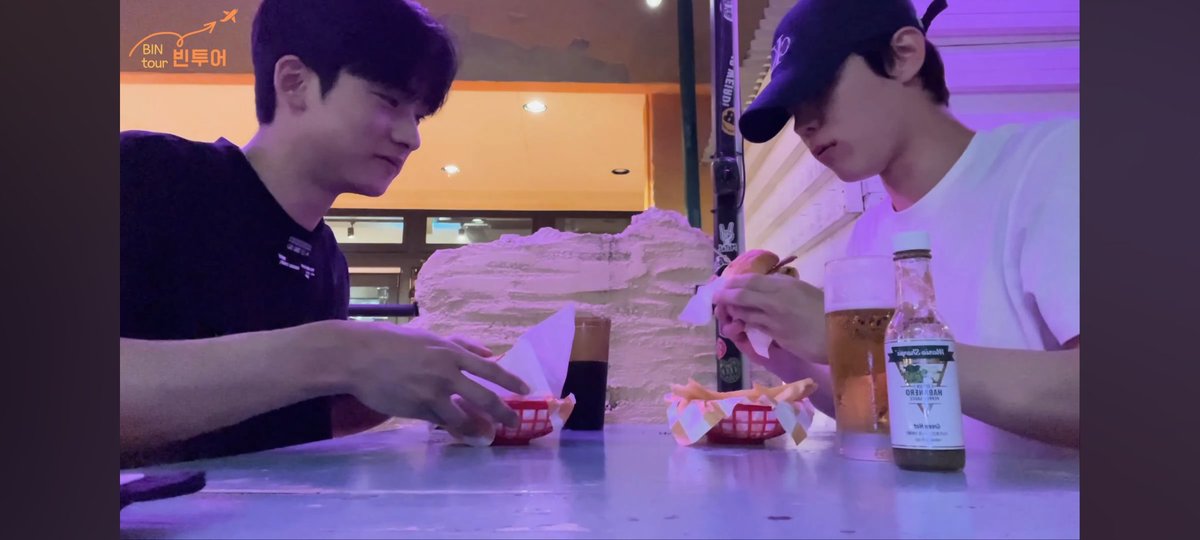 ThanhthuyRiviu's tweet photo. It's wonderful that you look so happyπ©·going out together, staying in the same room, eating together, swimming together. I'm so happy to see you like thatπππ€©
#JuniperwithSeobin #μ€μλΉ #YoonSeobin #alwayswithSeobin #seobinwithjuniper https://t.co/VWif1IdWHQ