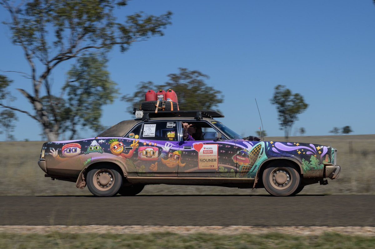 nounish ⌐◨-◨ tweet media