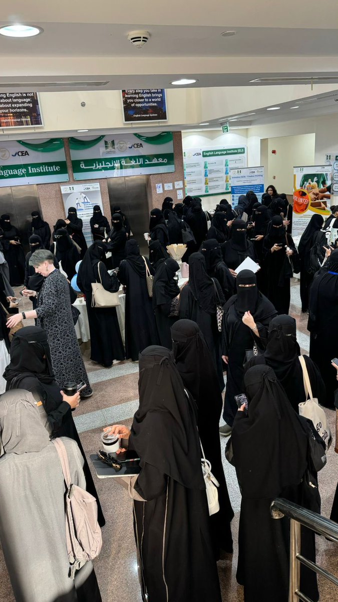 event_ut's tweet photo. اقام معهد تعليم اللغة الإنجليزية ممثلاً ببرنامج ستارز، يوم تهيئة الطلاب والطالبات المستجدين #للعام_الجامعي_الجديد_١٤٤٦هـ ، تم توعية الطلاب بالخدمات المقدمة من الجامعة، والتعريف بالمعهد والخدمات التي يقدمها ، والتعريف ببرنامج ستارز والهدف منه، بحضور واسع من الطلاب والطالبات. https://t.co/vMrJ9keJQ3