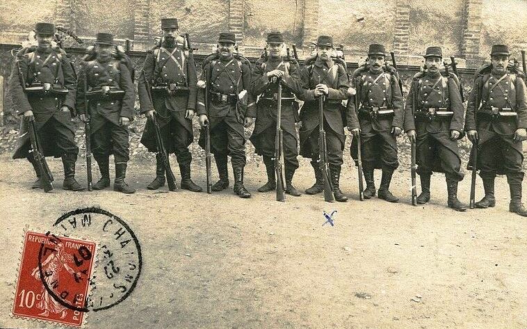 Le_Chtimiste's tweet photo. 106ème régiment d'infanterie - Tampon de Chalons/Marne - 1907 - Merci à Robert #Chtimiste #106eRI https://t.co/RaFKZSSjsD