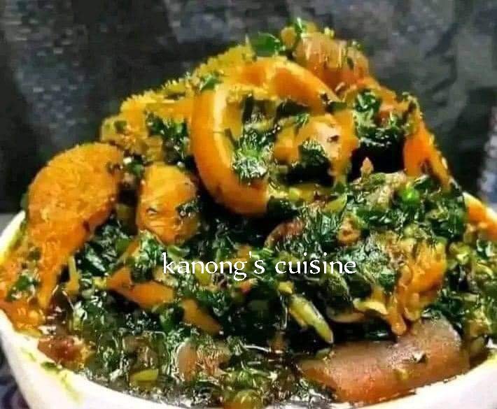 chef_kanong's tweet photo. Vegetable soup #viralvideoシ #fypシ #abujafoodvendor #explorepage #fyp #bestcusine #chef #abuja #viralpost #abujaweddings #exlpore #exploremore https://t.co/dWY3DW82Ng