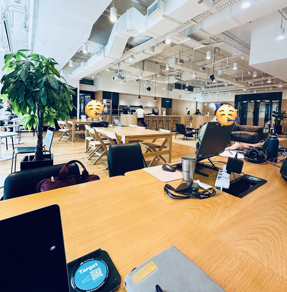marcle1985's tweet photo. My unusual Study-Work-Travel routine, all places within 250 meters.
Summer never ends with us✈️🧳📚🛍️🏝️
Work Where & When you want🥳
Let @WeWork simplify your engaged plan & spend more time with beloved ones🥰
#hybridworking #coworkingspace #workspace #workplace #PlaceToWork https://t.co/D0ShpRRApW