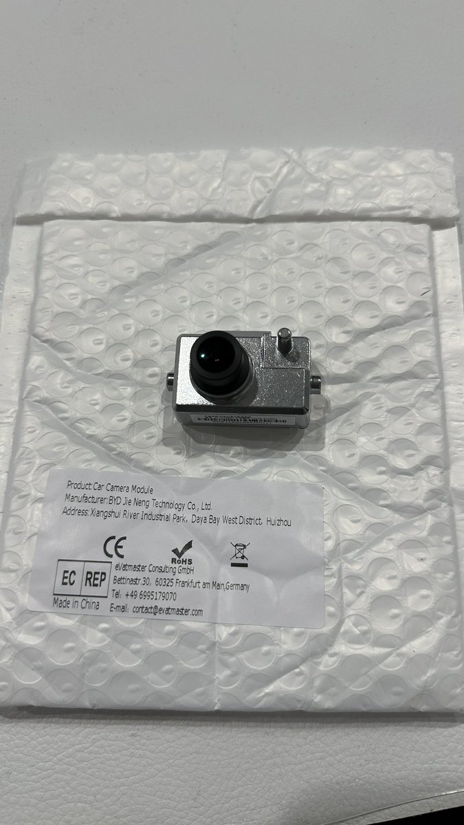 kurishin8's tweet photo. ビルトインドラレコ用のカメラが届いたんで取り付けました
作業時間は10分程で、取り付け後も特に不具合ありません👍🏻
なんで初めから付いてないんかなー

#BYD #SEAL https://t.co/okuobjOEFv