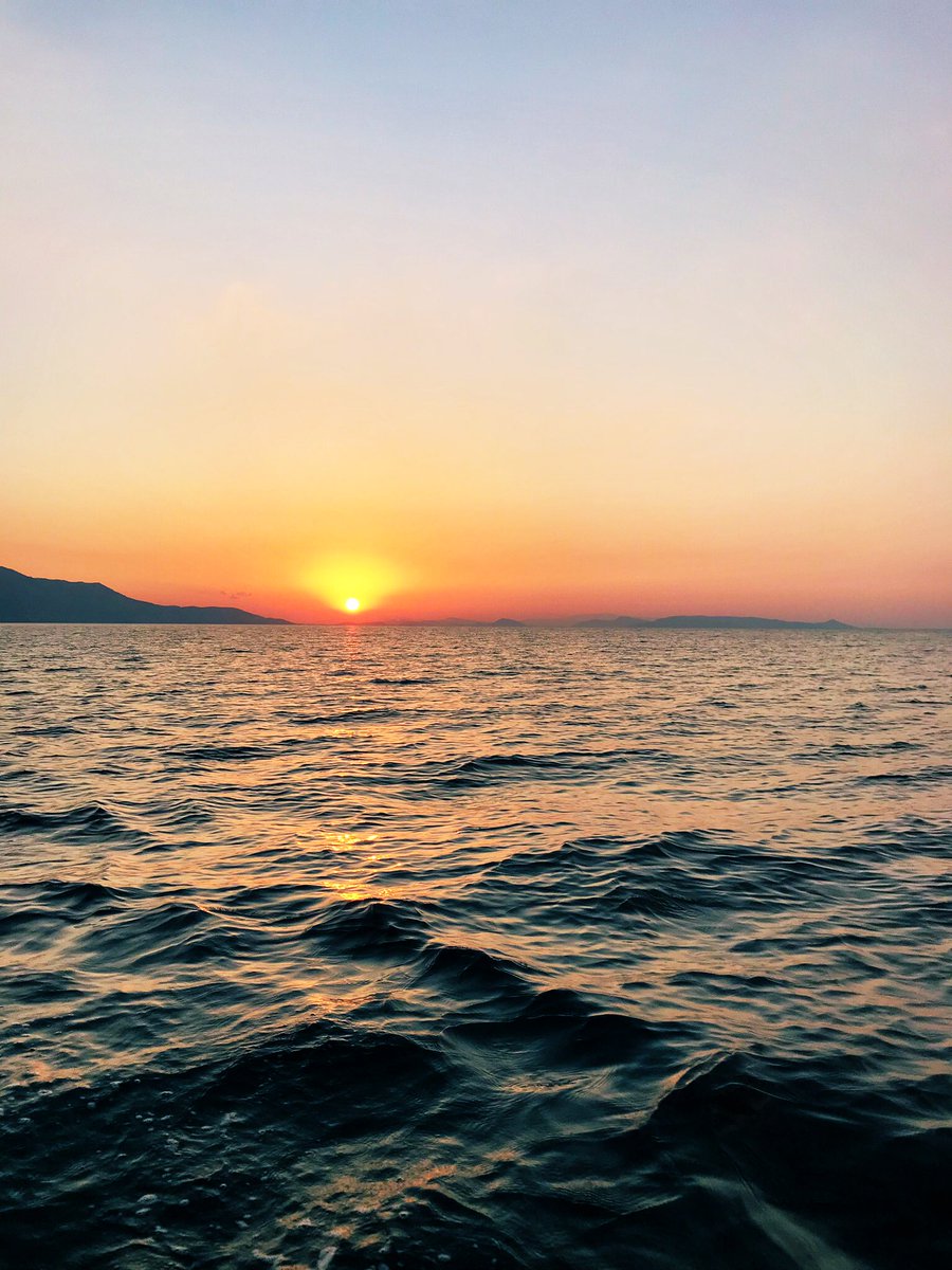 George_wave_'s tweet photo. Αν δεν ρίσκαρες,
αν δεν έκανες λάθη,
αν δεν δημιούργησες,
αν δεν ερωτεύτηκες,
αν δεν πέτυχες ένα στόχο ή ένα όνειρο που είχες,

ΓΙΑΤΙ μου κάνεις μαθήματα και υποδείξεις? https://t.co/TxYERnAWrz