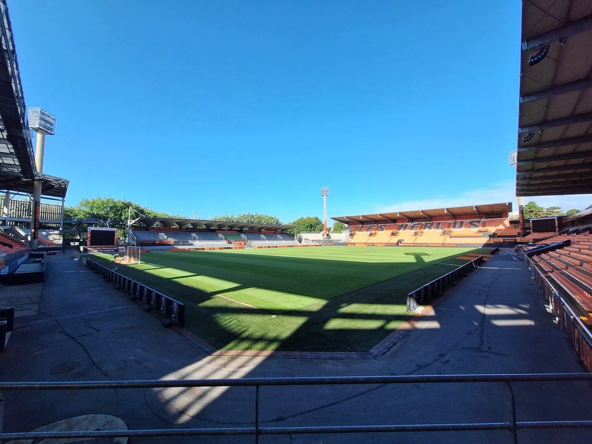 lejeje38's tweet photo. Bien arrivé hier soir au bout de ce périple. À samedi tout le monde 😃 💙🤍 ( et sur une belle pelouse ) @GF38_Officiel @FCLorient https://t.co/wijtB1xTcv