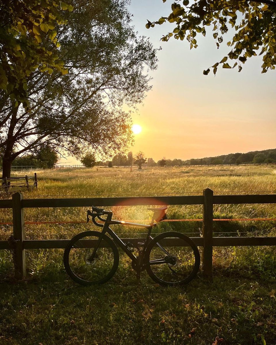 A vélo aux alentours de Versailles 🚲

📷@pascal_boutreau 
📍Plaine de Versailles

#DestinationYvelines #GoodYvelines