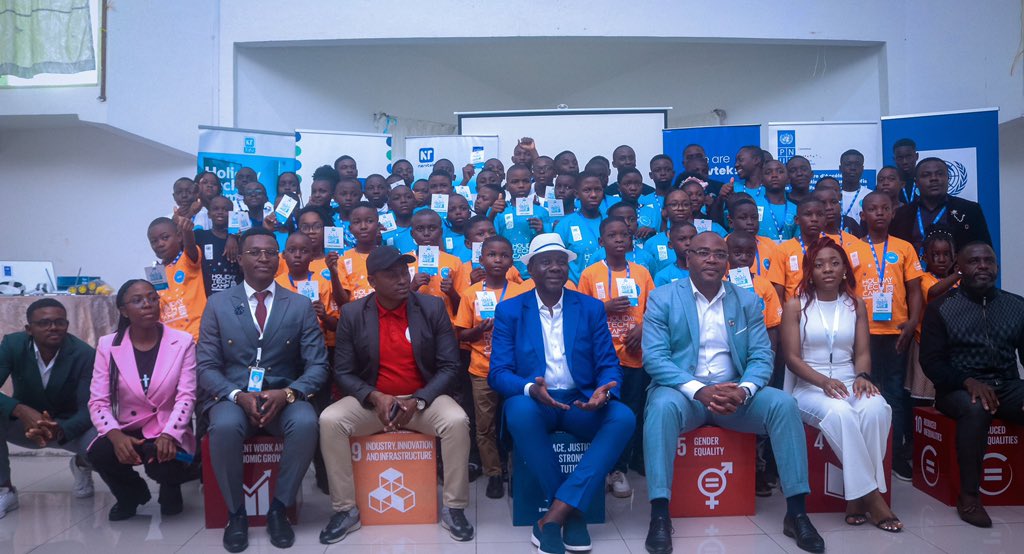 PNUDCameroun's tweet photo. #HolidayTechCamp2024
Young tech enthusiasts in the #SWRegion have showcased innovative projects in coding, robotics, & IoTs relevant to #SDGs after 7 wks of intensive learning & creative exploration.
This, made possible via partnership
b/t @NervtekEdu & #UNDP ๐จ๐ฒ https://t.co/cV3VIfqFZm