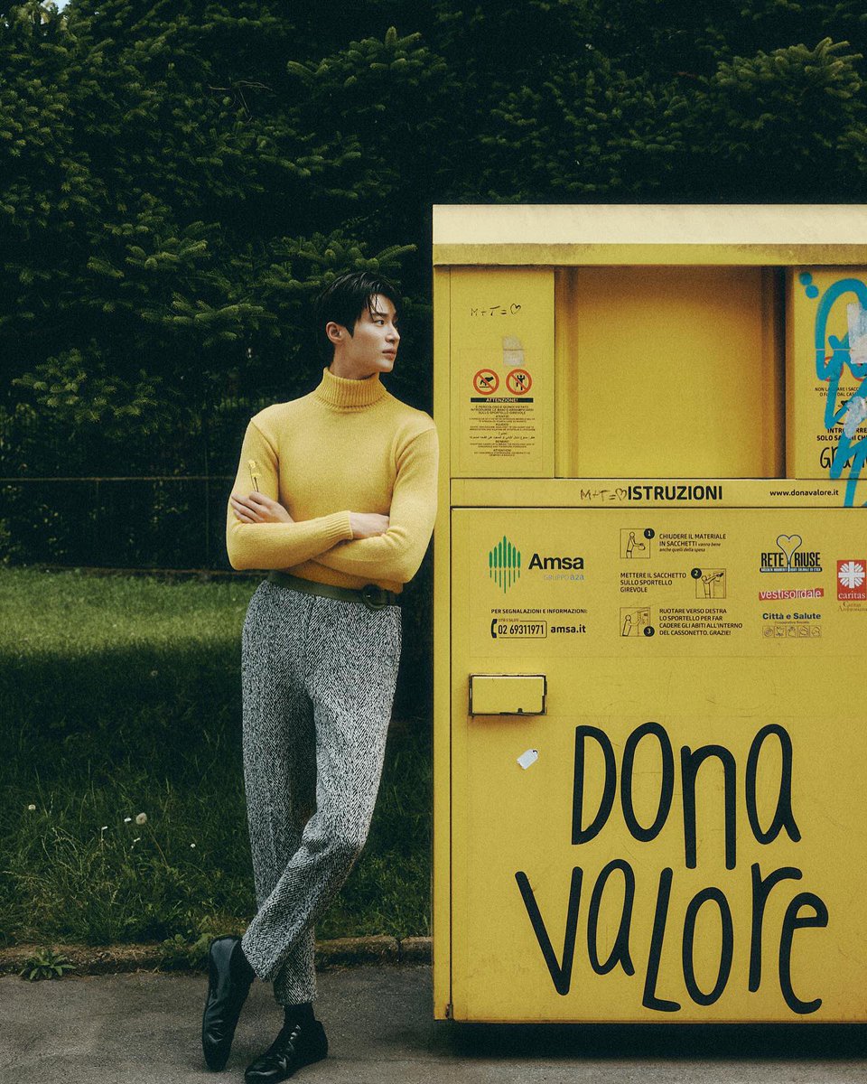 240821 songgge님 인스타 게시물

GQ 9월호 포토그래퍼님이 올려주신 무로고.ver

#변우석 #ByeonWooSeok