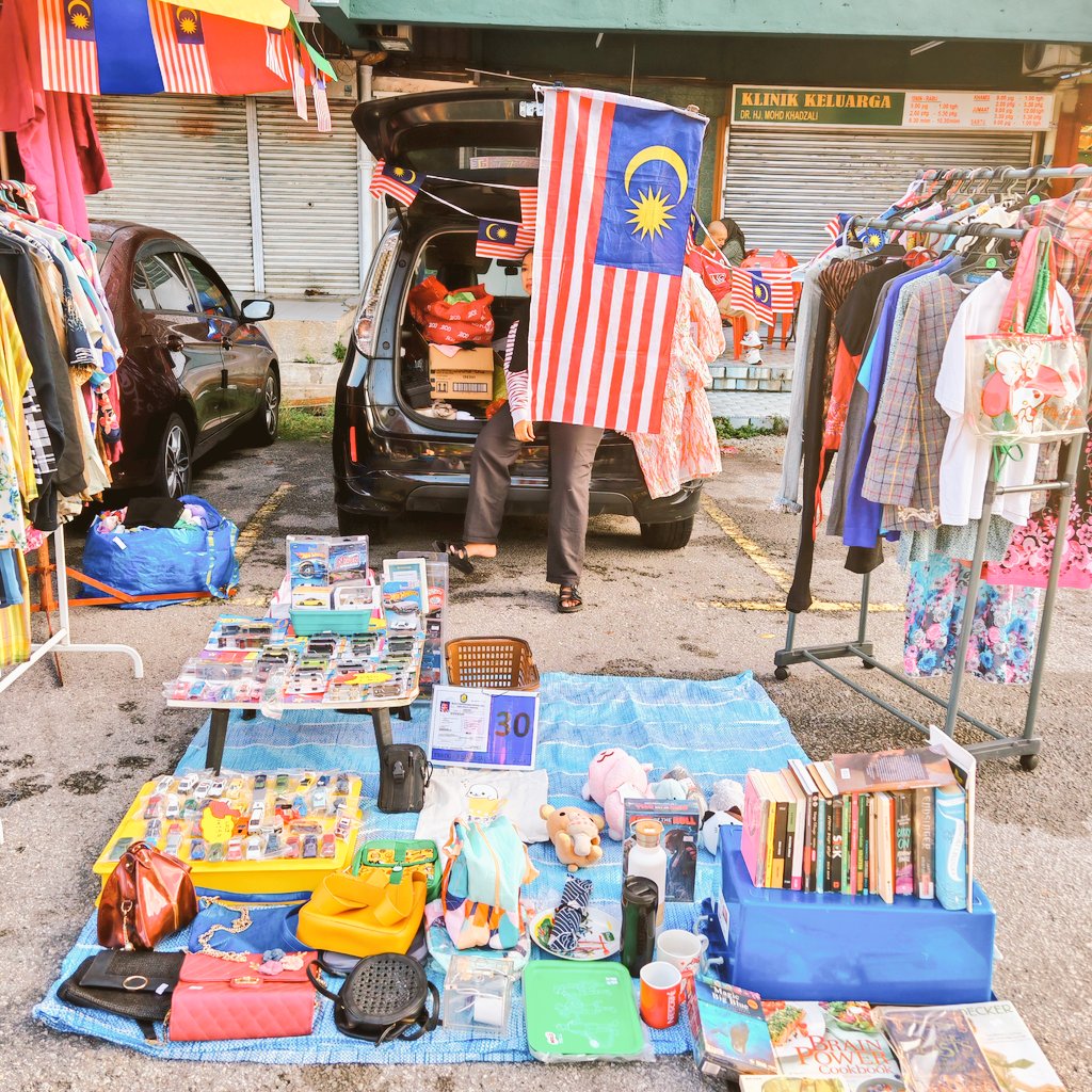 amirull25's tweet photo. Gaji x sampai 2k duduk KL, rumah sewa sahaja dah 750. Bil-bil lagi. Makan minum lagi. Simpanan lagi (tak tersimpan). Hot wheels lagi. Eh'  🥲🥲🥲 https://t.co/tvLYtZEkXt
